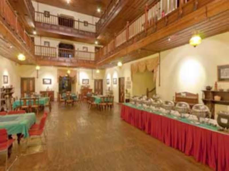 Chevron Fairhavens, Nainital Hotell Exteriör bild