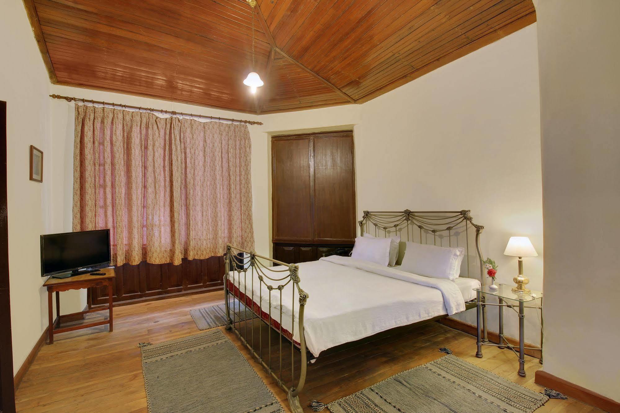Chevron Fairhavens, Nainital Hotell Exteriör bild