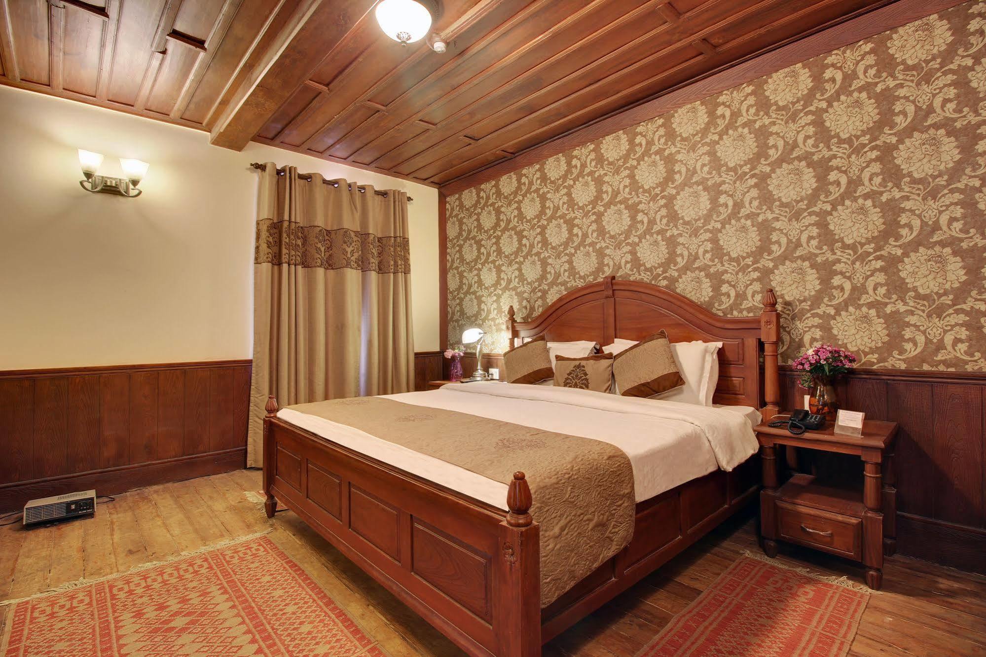 Chevron Fairhavens, Nainital Hotell Exteriör bild